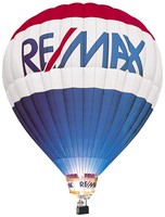 RE/MAX Town & Country Logo